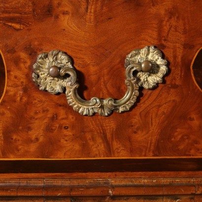 Elegant Maple Walnut Chest of Drawers Austria First Half 18th Century