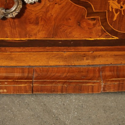 Elegant Maple Walnut Chest of Drawers Austria First Half 18th Century