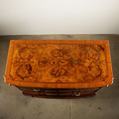 Elegant Maple Walnut Chest of Drawers Austria First Half 18th Century