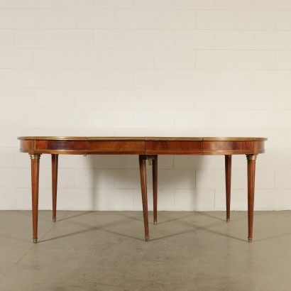 Revival Extendable Table Mahogany Italy Mid 1900s