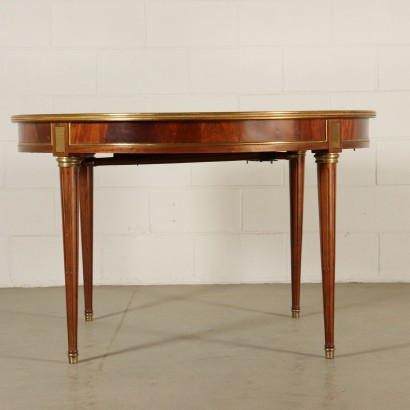 Revival Extendable Table Mahogany Italy Mid 1900s