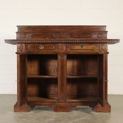 Sideboard mit Tellerhalter Nussbaum Italien 20. Jahrhundert.