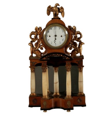 Reloj de mesa en el Templo