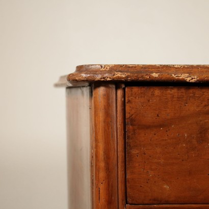 Serpentine Walnut Chest of Drawers Italy Mid 1700s