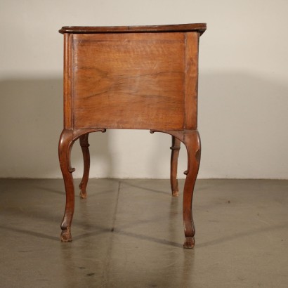 Serpentine Walnut Chest of Drawers Italy Mid 1700s