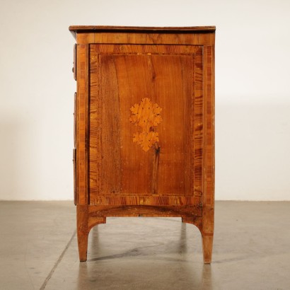 Neoclassical Chest of Drawers with Inlays Italy 18th Century