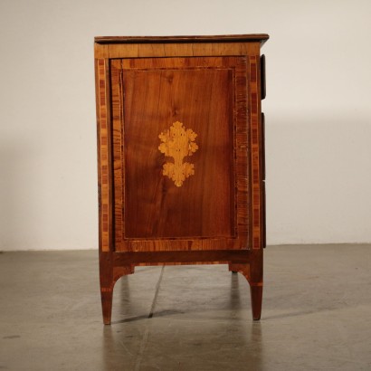 Neoclassical Chest of Drawers with Inlays Italy 18th Century