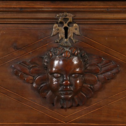 Storage Bench mit Cherubs Maple Walnut Italy 18th Century