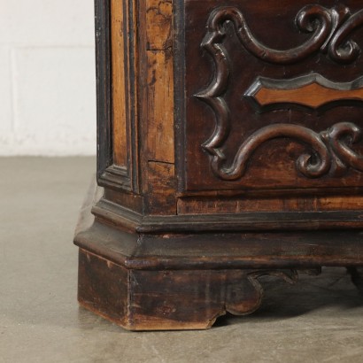 Large Carved Chest of Drawers Walnut Italy Early 18th Century