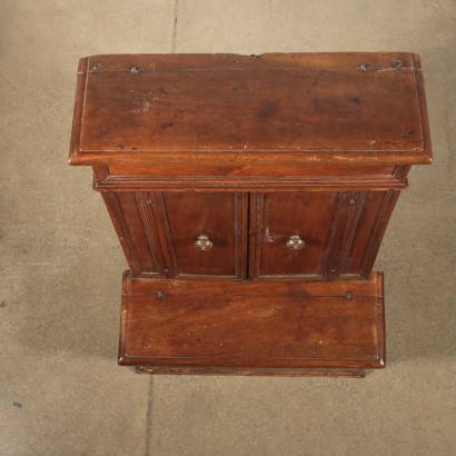 Walnut Kneeler with Drop-leaf Italy Early 18th Century