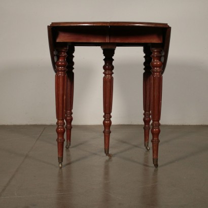 Drop-Leaf Extending Table Mahogany England 19th Century