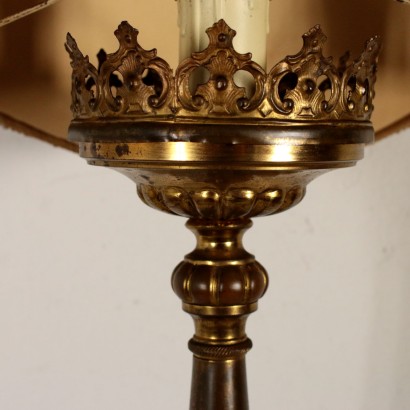 Tischlampe mit Lampenschirm Messingblech Italien 20. Jahrhundert