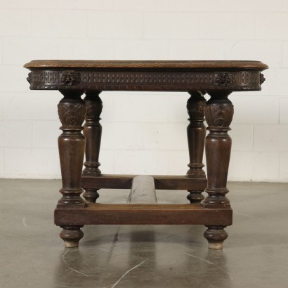 Extending Table Walnut Italy Early 20th Century