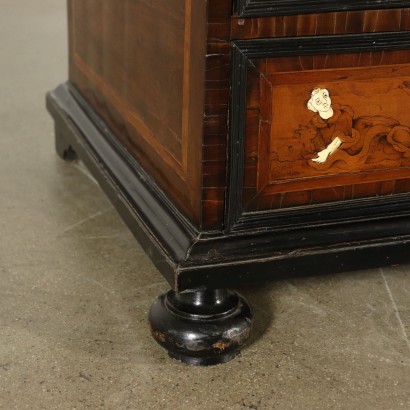 Chest of Drawers Maple Bone Inlaid Reserves Italy 18th Century