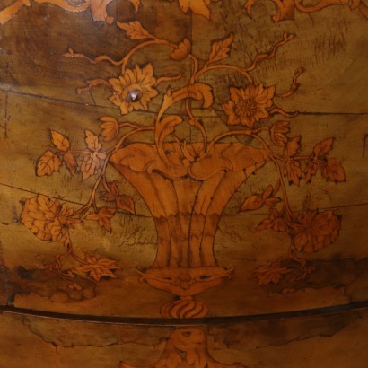 Kommode im Stil Spätbarock Nussbaumholz Italien 20. Jahrhundert