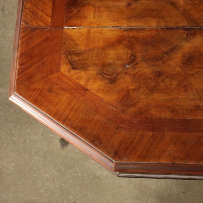 Table Umbertino Ronce de Noyer Fabriqué en Italie Dernier quart '800