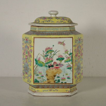 Vase with Cover Decorated Porcelain China 20th Century