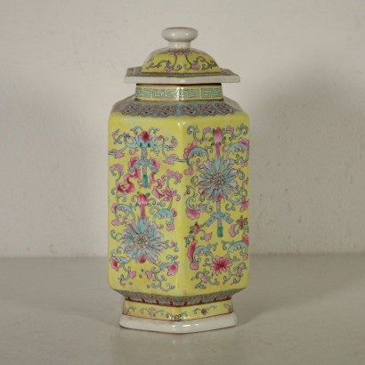 Vase with Cover Decorated Porcelain China 20th Century