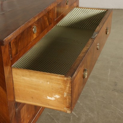 Elegant Chest of Drawers Walnut Tuscany Italy Late 1700s