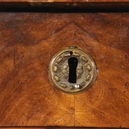 Elegant Chest of Drawers Walnut Tuscany Italy Late 1700s