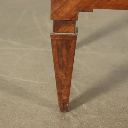 Elegant Chest of Drawers Walnut Tuscany Italy Late 1700s