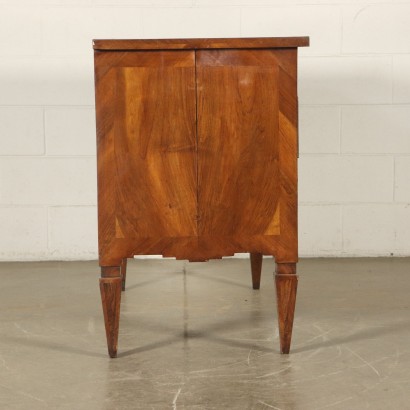 Elegant Chest of Drawers Walnut Tuscany Italy Late 1700s