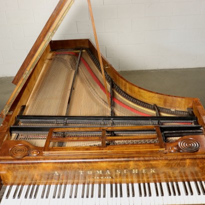 Piano à Queue Tomaschek Loupe et Ronce de Noyer Autriche Moitié '800