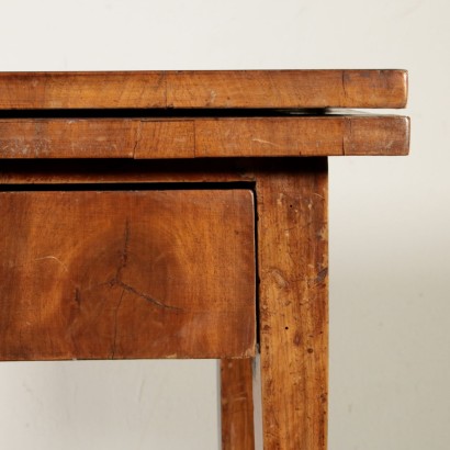 Petite Table Directoire Noyer Fabriqué en Italie Premier '800