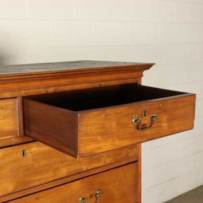 Chest of Drawers Mahogany England Late 1800s