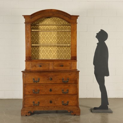 Chest of Drawers with Upper Case Maple Inlays Spain 18th Century