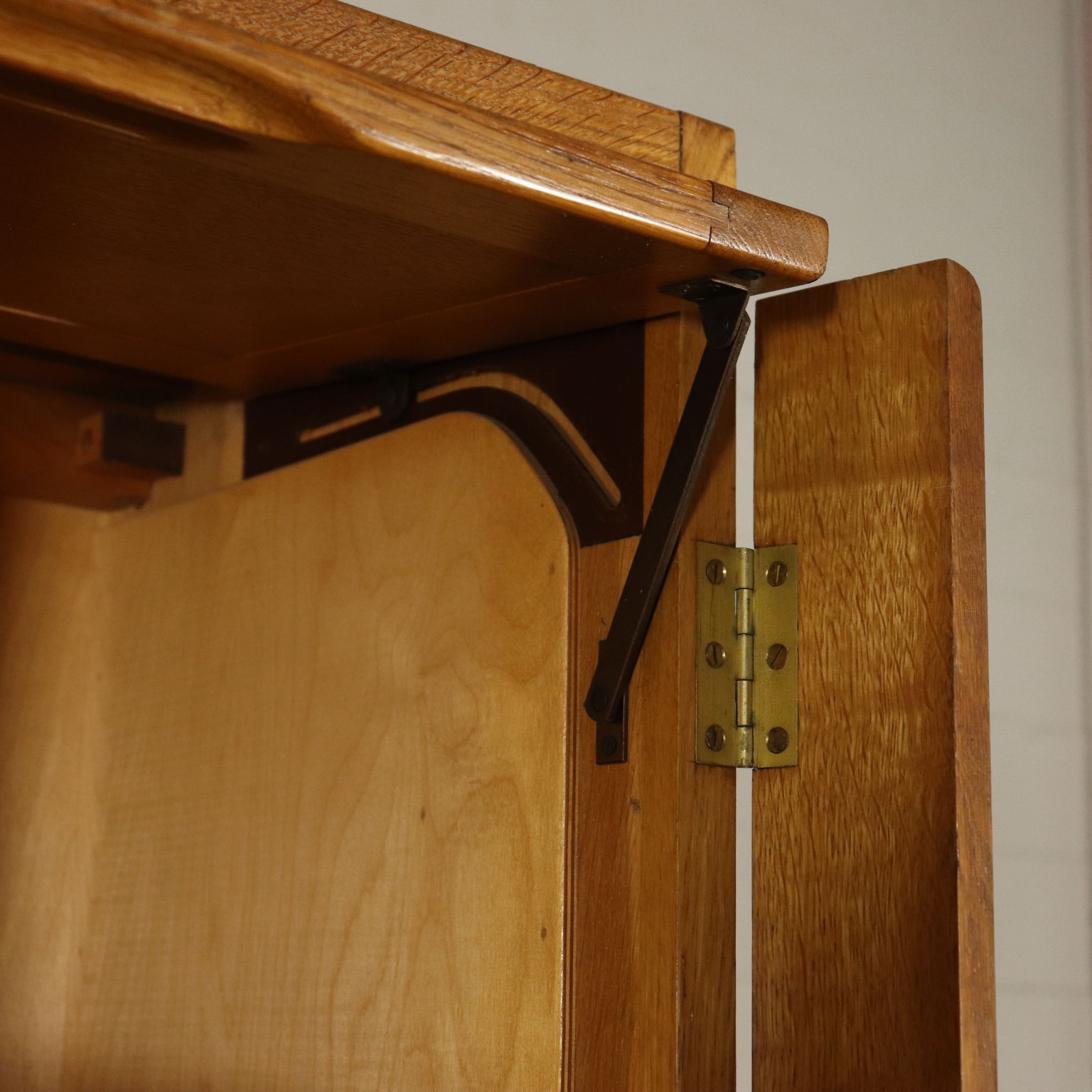 Cabinet With Retractable Doors Oak Veneer Vintage Italy 1940s