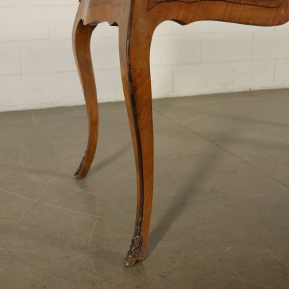 Revival Serpentine Desk Walnut 20th Century