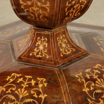 Tavolino Carlo X Dodecagonale - particolare