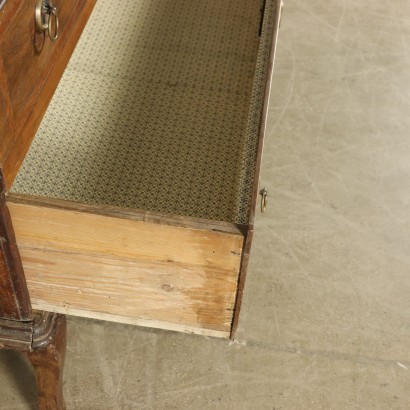 Walnut Chest of Drawers Italy 18th Century