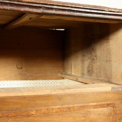 Walnut Chest of Drawers Italy 18th Century