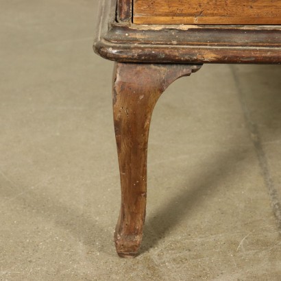 Walnut Chest of Drawers Italy 18th Century