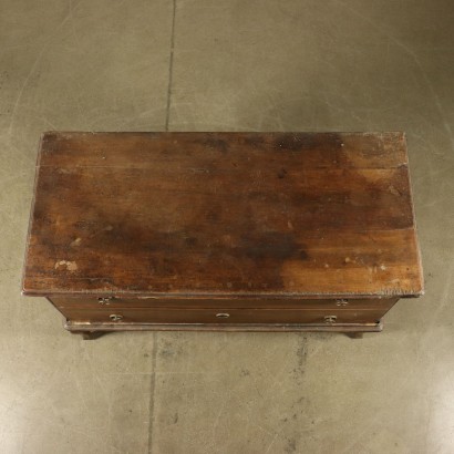 Walnut Chest of Drawers Italy 18th Century