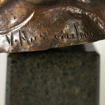 Bronzeskulptur Göttin mit verbundenen Augen von Vincenzo Aurisicchio