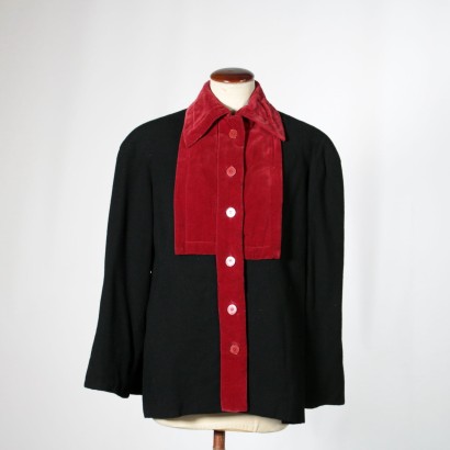 Chaqueta negra vintage con inserciones rojas