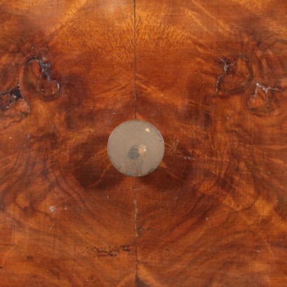 Nachttisch aus Nussbaumholz Italien 19. Jahrhundert