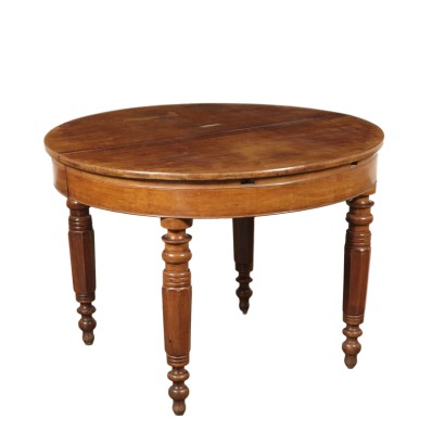 Extending Round Table Walnut Italy Mid 19th Century