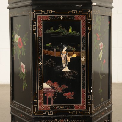 Chinoiserie Showcase