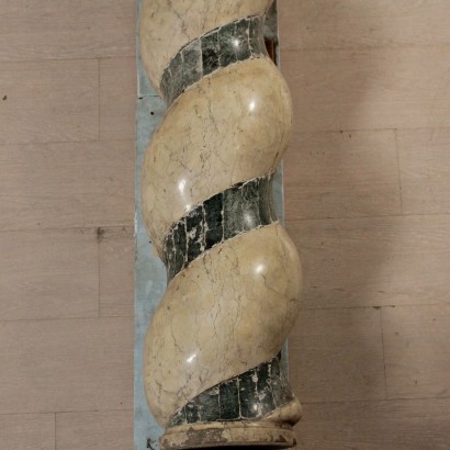 Paar spalten gedrehte Berniniane marmor