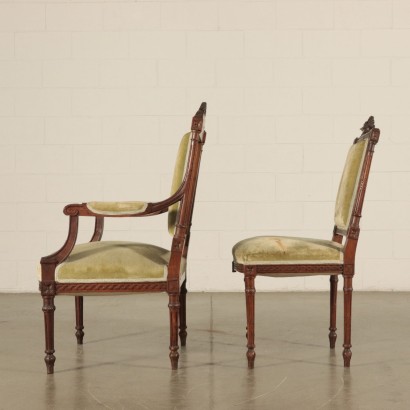 Suite de six Chaises et un Fauteuil Noyer Italie Première moitié '900