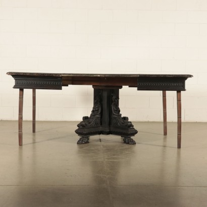 Walnut extendable table Italy 20th Century