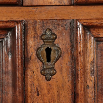 Solid Walnut Chest of Drawers Italy Early 18th Century