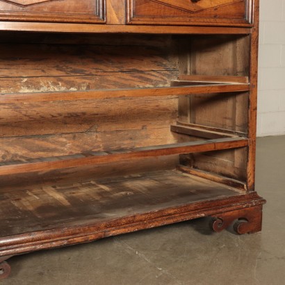 Solid Walnut Chest of Drawers Italy Early 18th Century