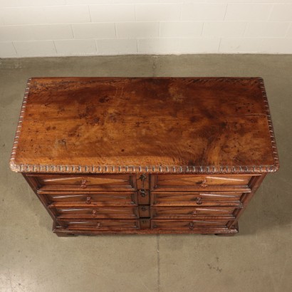 Solid Walnut Chest of Drawers Italy Early 18th Century