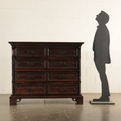 Walnut Chest of Drawers Italy 18th Century