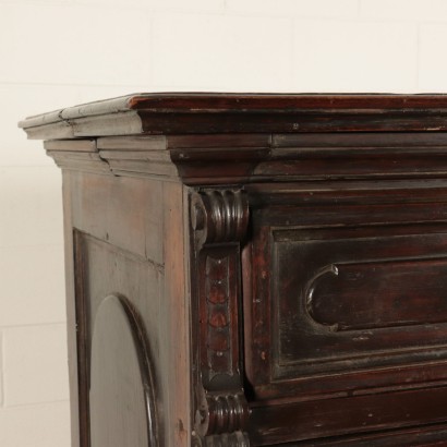 Walnut Chest of Drawers Italy 18th Century